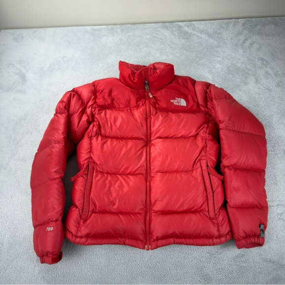 The North Face Mens Medium Nuptse 700 Goose Down Puffer Jacket